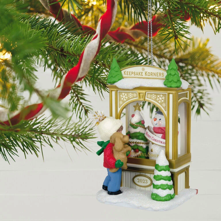 Ornament Shop -Ornament Shop Christmas Window 2023 Exclusive Ornament 2299QXC5618 02