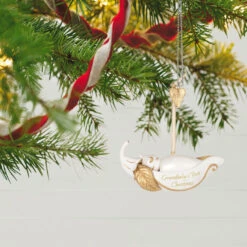 Hallmark Grandbaby's First Christmas Pea In A Pod 2023 Porcelain Ornament -Ornament Shop Grandbabys 1st Christmas Keepsake Ornament 2199QGO2727 02