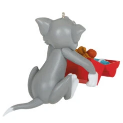 Hallmark Tom And Jerry™ What's For Lunch? Ornament -Ornament Shop Tom and Jerry Lunch Box Keepsake Ornament 1899QXI6059 06